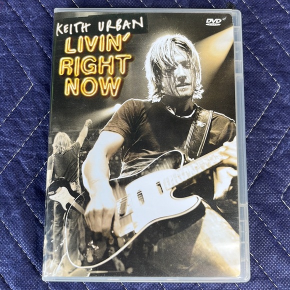 Keith Urban DVD’s Livin’ Right Now & Video Hits - Picture 2 of 9